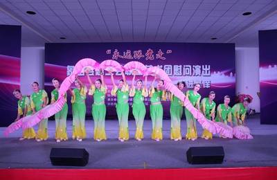 贤庠递来一张文艺范儿十足的金名片 文艺创作与表演的独特魅力